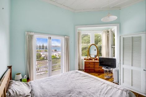 Photo of property in 2 Kowhai Road, Bluff Hill, Napier, 4110
