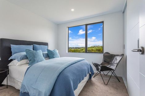 Photo of property in 5 Makumaku Place, Long Bay, 0630