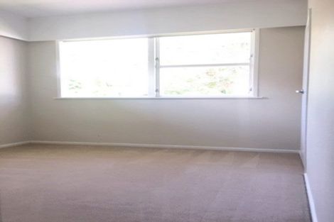 Photo of property in 4 Gill Avenue, Te Atatu Peninsula, Auckland, 0610