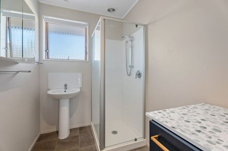 Photo of property in 1/3 Tyrian Close, Half Moon Bay, Auckland, 2012