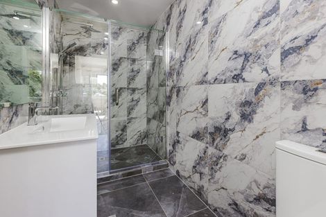 Photo of property in 4b Mirrabooka Avenue, Botany Downs, Auckland, 2010