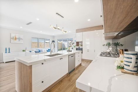 Photo of property in 60 Hikuawa Road, Flat Bush, Auckland, 2019