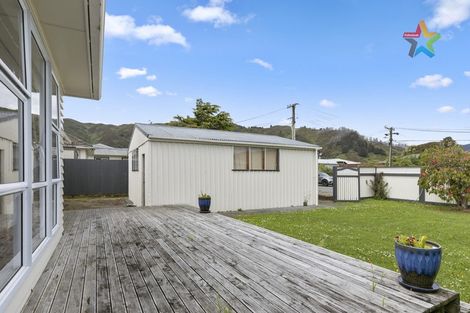 Photo of property in 10 Hunt Street, Wainuiomata, Lower Hutt, 5014