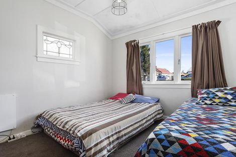 Photo of property in 4 Fruitvale Road, New Lynn, Auckland, 0600