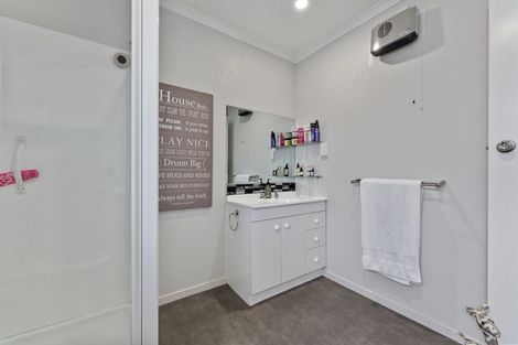 Photo of property in 30 Kent Street, Levin, 5510