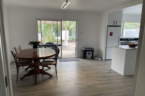Photo of property in 4 Towra Place, Botany Downs, Auckland, 2010