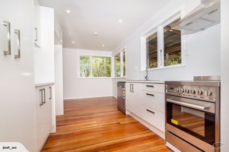 Photo of property in 26 Trojan Crescent, New Lynn, Auckland, 0600