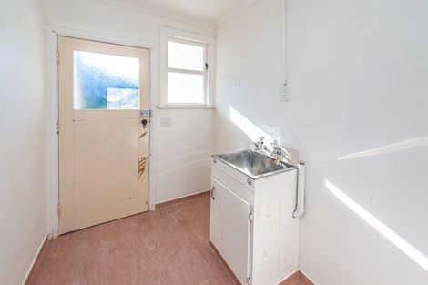 Photo of property in 10 Churchill Crescent, Tawhero, Whanganui, 4501