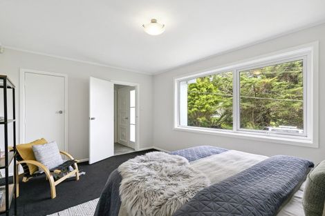 Photo of property in 13 Lomond Street, Newlands, Wellington, 6037