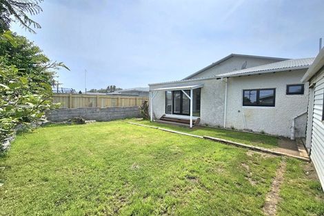 Photo of property in 40 Record Street, Fitzroy, New Plymouth, 4312