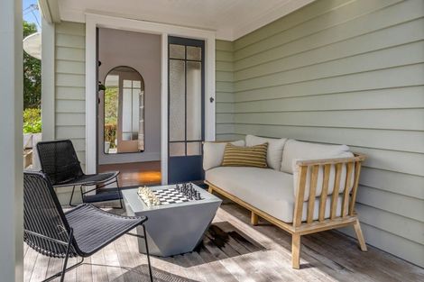 Photo of property in 17 Griggs Road, Whitford, Howick, 2571