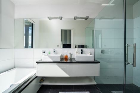 Photo of property in 2/5 The Moorings, Two Mile Bay, Taupo, 3330