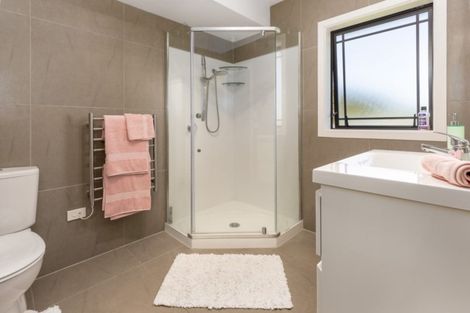 Photo of property in 9 Northvale Place, Pukekohe, 2120