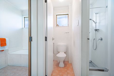 Photo of property in 212 Golf Road, Titirangi, Auckland, 0604