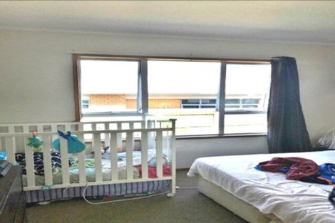 Photo of property in 16 Roberts Road, Te Atatu South, Auckland, 0610