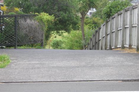 Photo of property in 2/54 Trias Road, Totara Vale, Auckland, 0629