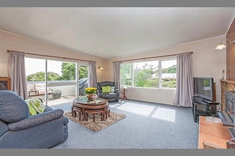 Photo of property in 40 Valley View Road, Glenfield, Auckland, 0629