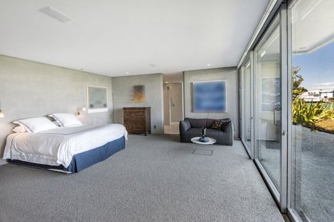 Photo of property in 9 Stanley Point Road, Stanley Point, Auckland, 0624