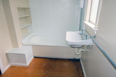 Photo of property in 1 Ure Street, South Hill, Oamaru, 9400