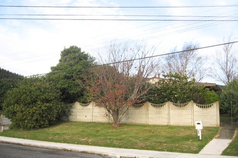 Photo of property in 17 Kaitawa Crescent, Paraparaumu, 5032