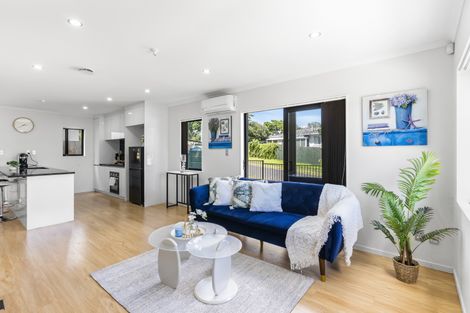 Photo of property in 1 Kendall Court, Wattle Downs, Auckland, 2103