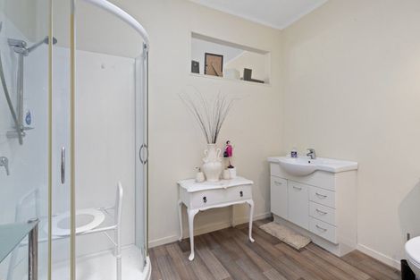 Photo of property in 25 Thorn Road, Tuakau, 2121