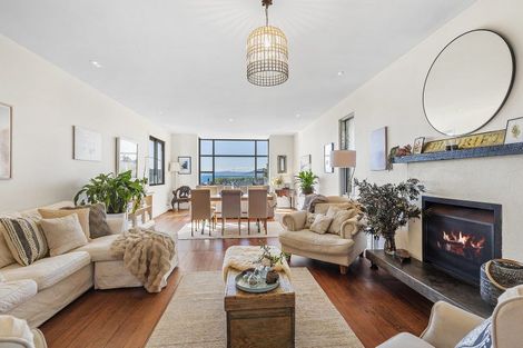 Photo of property in 65 Marine Parade, Seatoun, Wellington, 6022