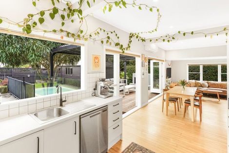 Photo of property in 11 Galway Avenue, Hamilton East, Hamilton, 3216