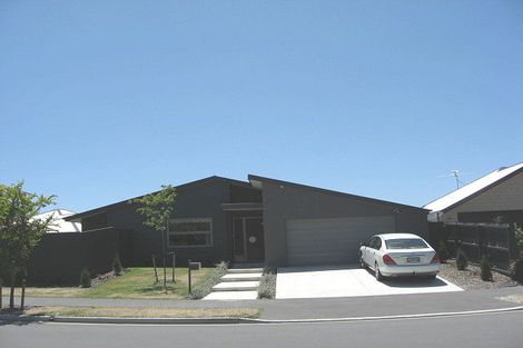 Photo of property in 4 Mataroa Place, Parklands, Christchurch, 8083