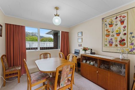 Photo of property in 11 Rewarewa Crescent, Waikanae, 5036