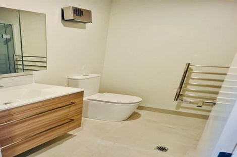 Photo of property in 4/66 Matipo Road, Te Atatu Peninsula, Auckland, 0610