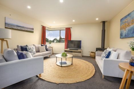 Photo of property in 10 Kowhai Street, Tawa, Wellington, 5028