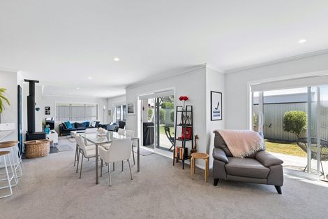 Photo of property in 5 Mack Street, Foxton Beach, Foxton, 4815