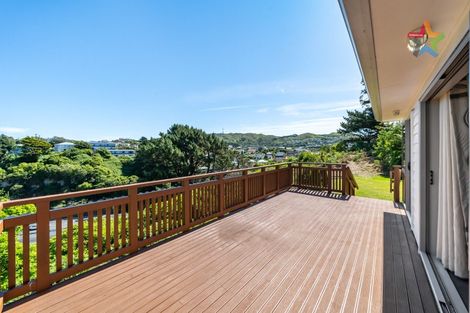 Photo of property in 18 Cresswell Place, Johnsonville, Wellington, 6037