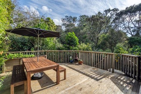 Photo of property in 4 Glenbush Place, Birkenhead, Auckland, 0626