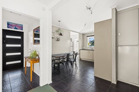 Photo of property in 73a Awaroa Road, Helensville, 0800