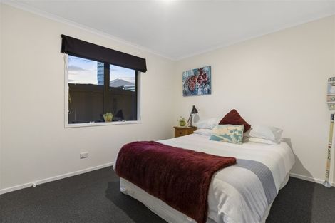 Photo of property in 24 Saint Heliers Place, Papamoa Beach, Papamoa, 3118