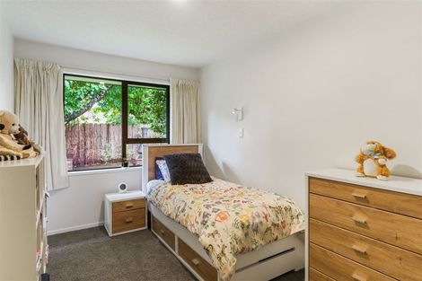 Photo of property in 33 Highland Place, Avonhead, Christchurch, 8042
