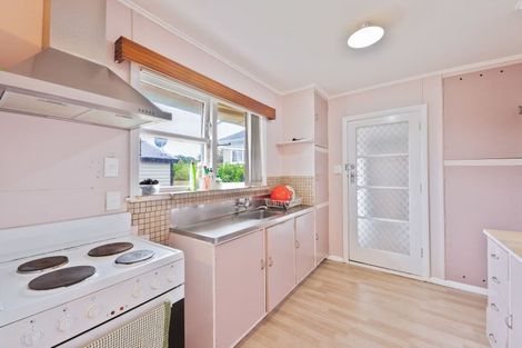 Photo of property in 28 Ellen St, 28 Ellen Street, Manurewa East, Auckland, 2102