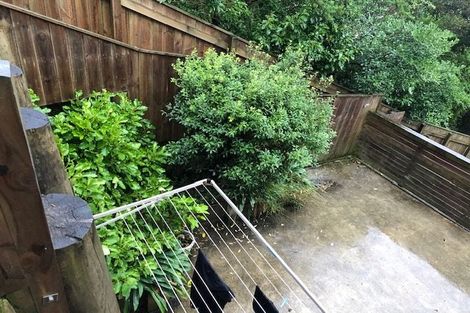 Photo of property in 14 Kopiko Way, Brooklyn, Wellington, 6021