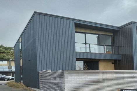 Photo of property in 20u2 Trent Street, Island Bay, Wellington, 6023