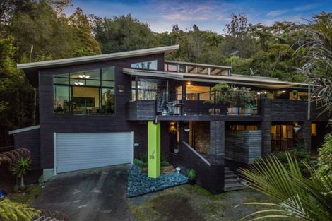 Photo of property in 215 Shaw Road, Titirangi, Auckland, 0604