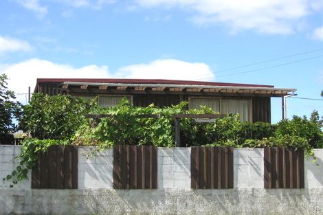 Photo of property in 2/10 Hadfield Street, Beach Haven, Auckland, 0626