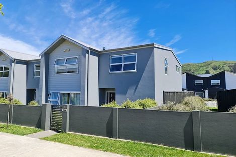 Photo of property in 16 Bluff Road, Kenepuru, Porirua, 5022