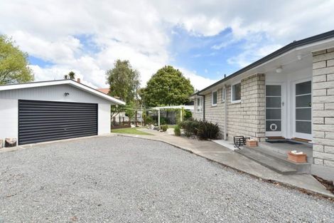 Photo of property in 8 Doggett Place, Rangiora, 7400