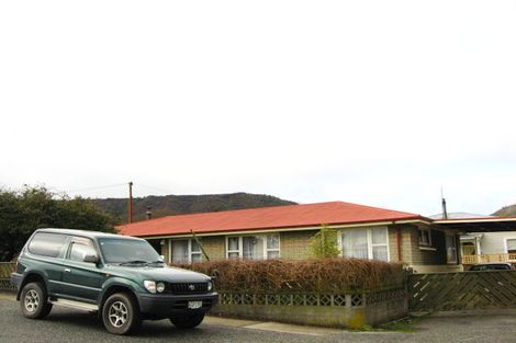 Photo of property in 25 Lucas Street, Reefton, 7830