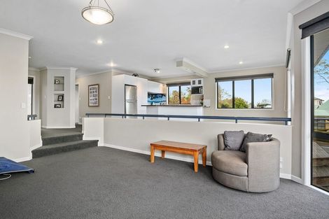 Photo of property in 2 Knox Place, Leamington, Cambridge, 3432