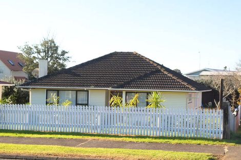 Photo of property in 11 Lyncroft Street, Mangere East, Auckland, 2024