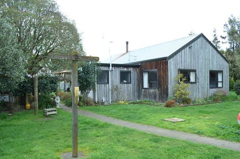 Photo of property in 2966 State Highway 2, Waipukurau, 4281