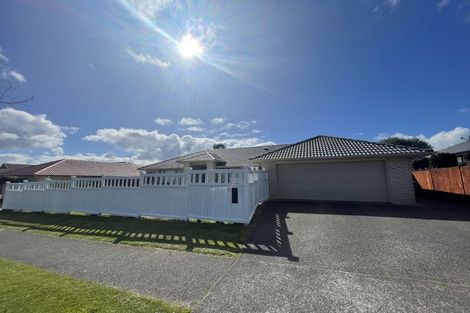 Photo of property in 12 Lansell Drive, East Tamaki Heights, Auckland, 2016